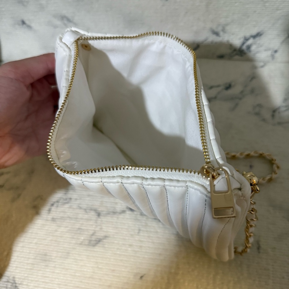 Tom Ford Beauty White Quilted Pouch / Shoulder Bag - Picture 8 of 12